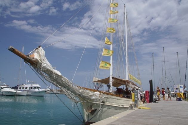 Foto della barca ormeggiata al porto di Pisa